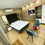 Mall Of Tem Suit Hotel